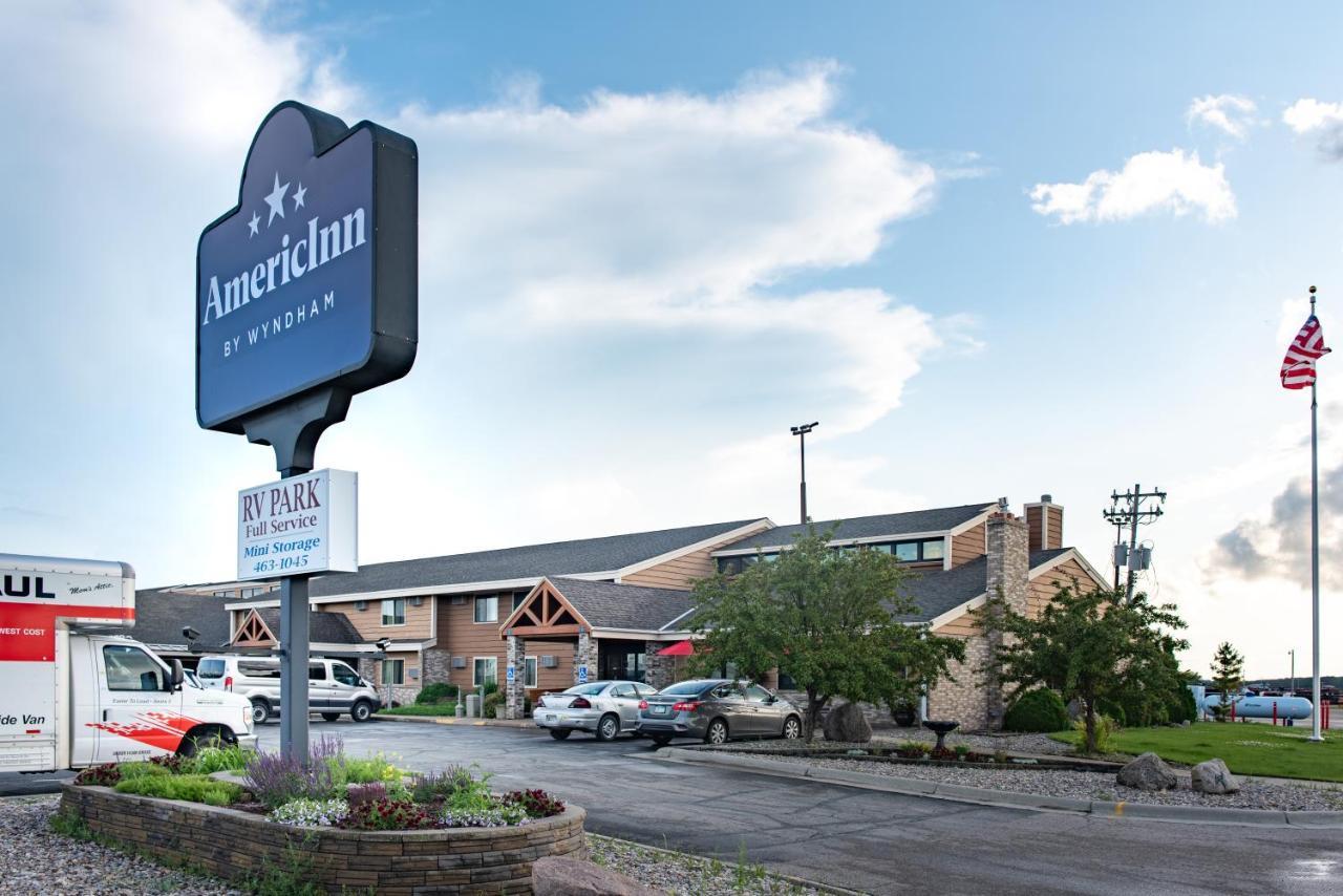 Americinn By Wyndham Roseau Εξωτερικό φωτογραφία